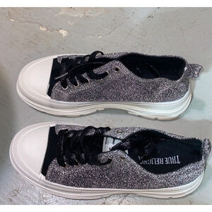 Women's True Religion Sneakers, Silver, Size 7.5